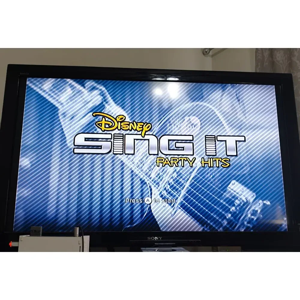 Disney Sing It: Party Hits (Nintendo Wii) CIB Complete